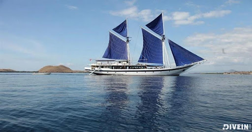 The Ombak Putih liveaboard